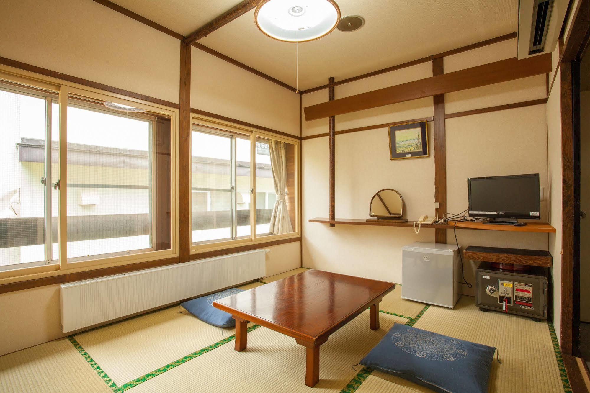 Hotel Mutsumi Shiga Kogen Bagian luar foto